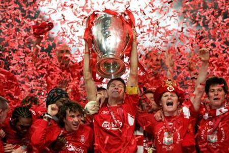 Liverpool Football Club wybiera ludzi potrzebujących